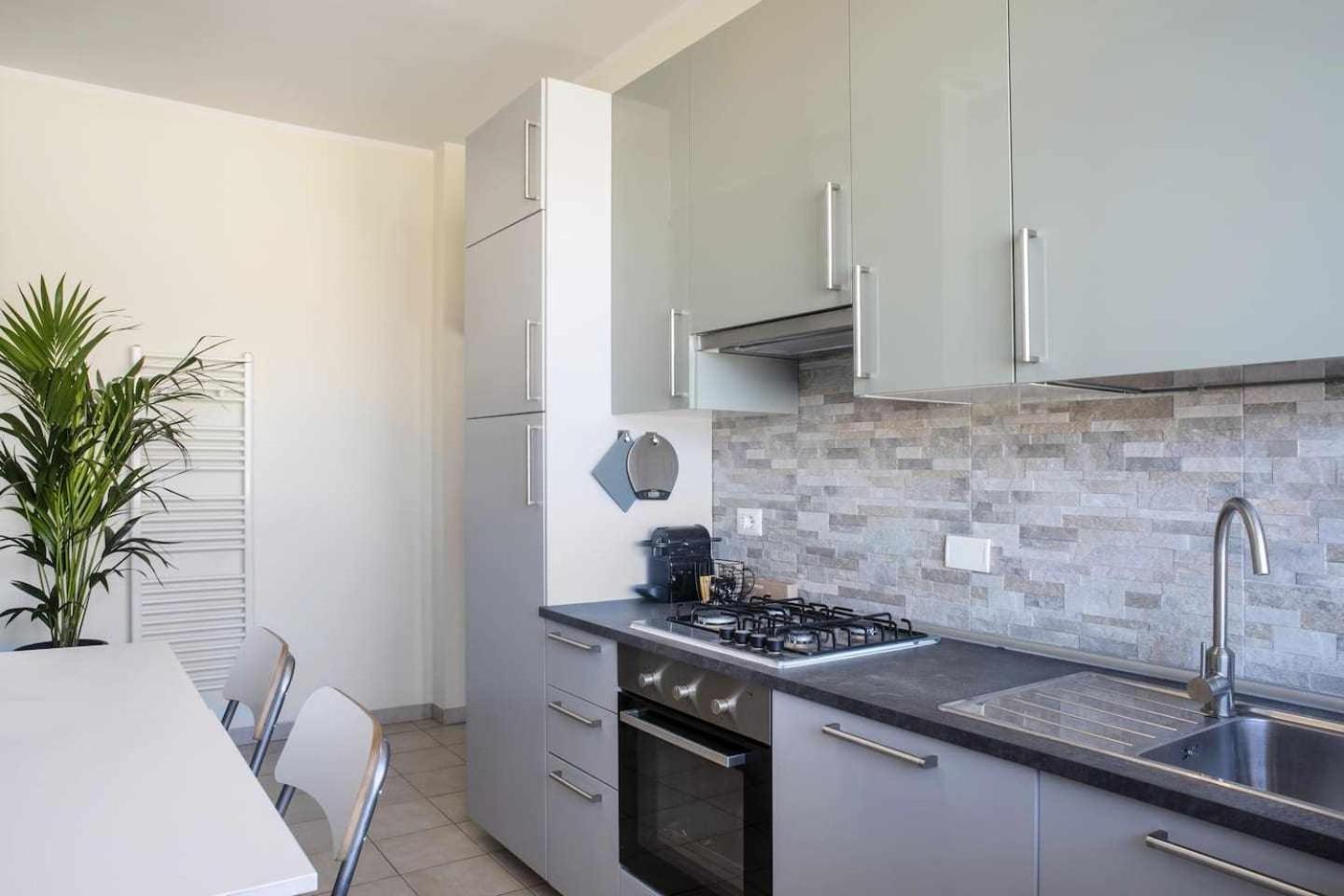 Suite La Montagnola Park 200M Stazione Centrale Bologna Luaran gambar