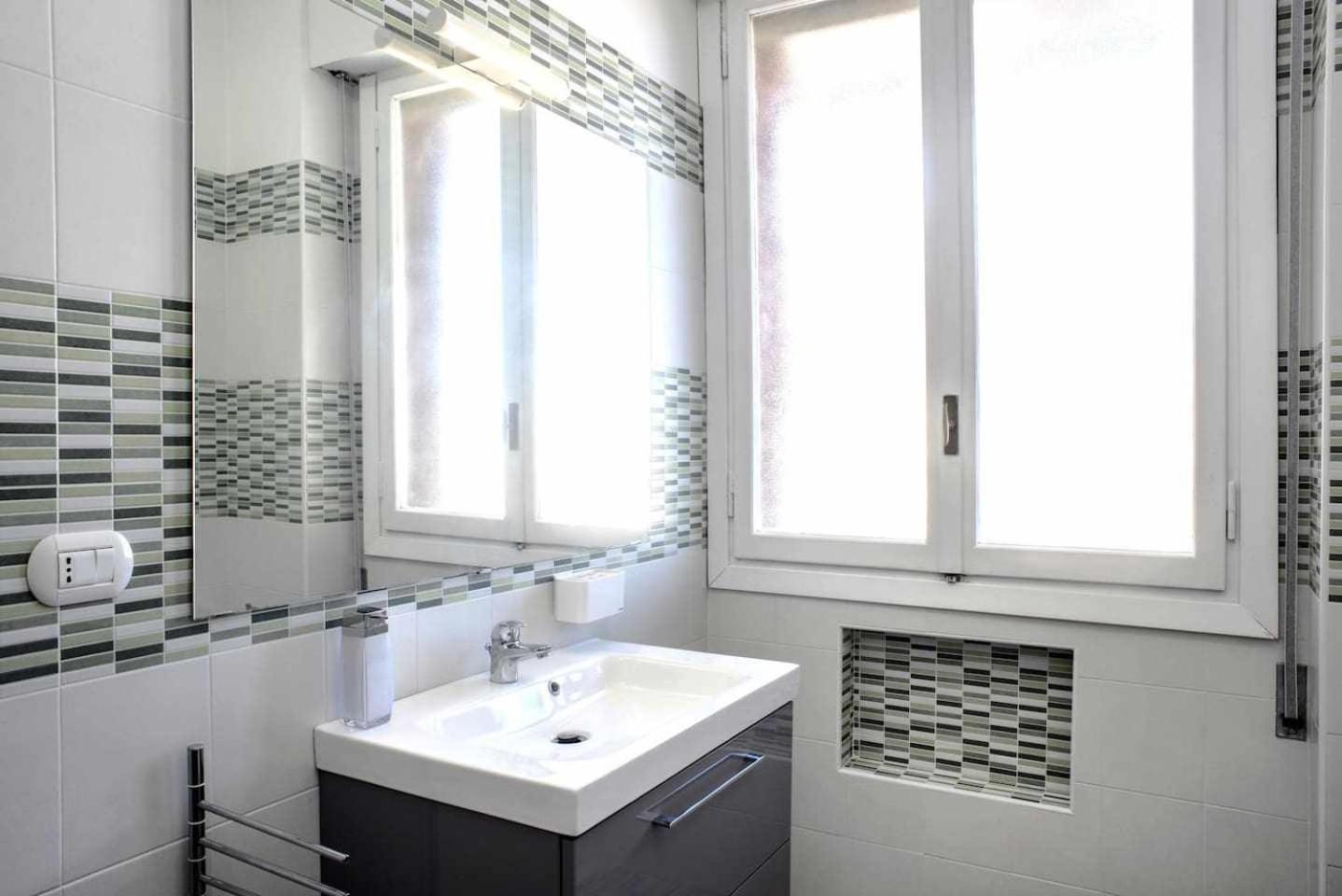 Suite La Montagnola Park 200M Stazione Centrale Bologna Luaran gambar
